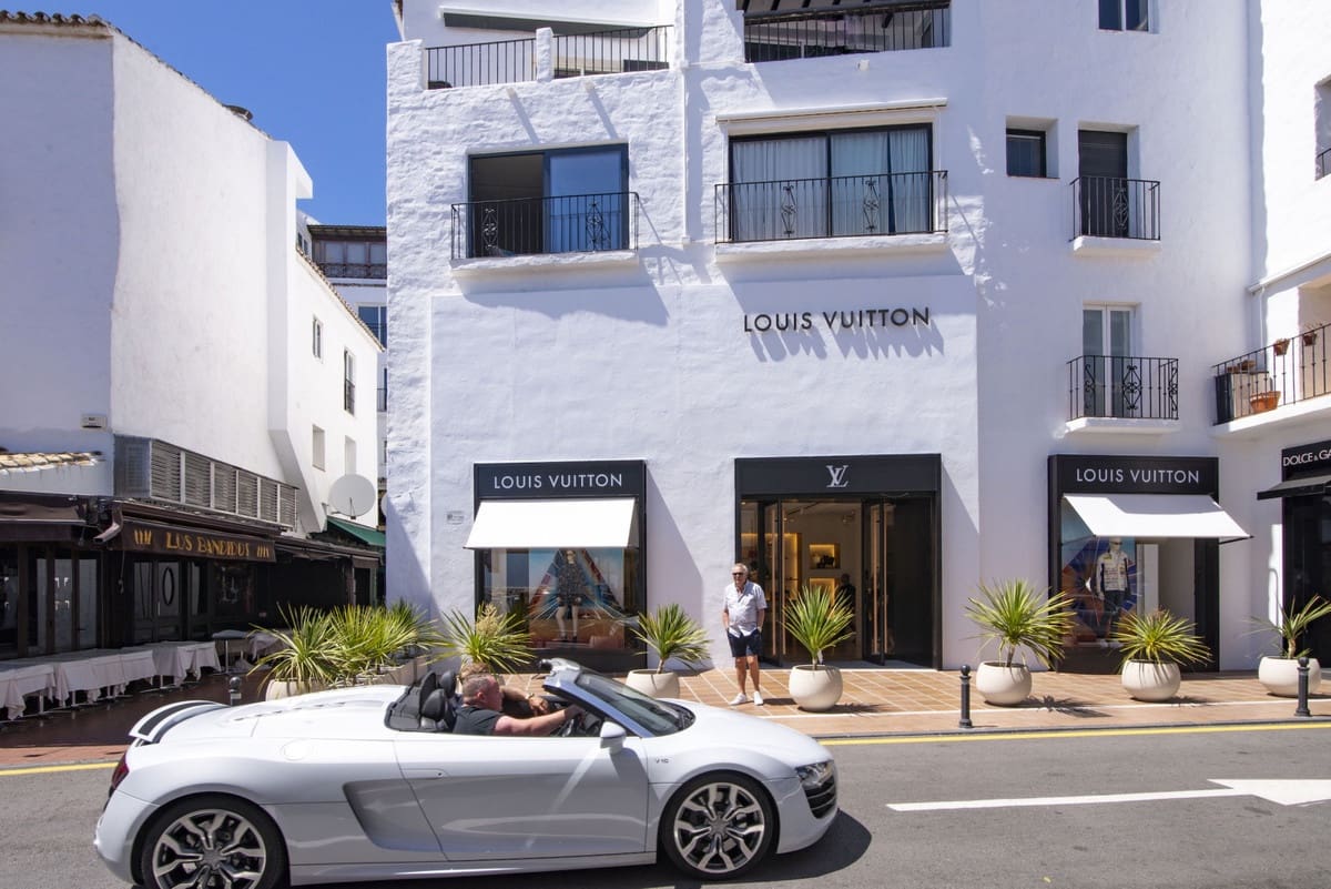 2 soveværelse Lejlighed til salg i Puerto Banus - € 830.000 (Ref: 8216976)
