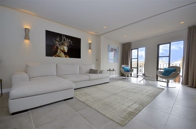 2 bedroom Apartment for sale in Puerto Banus, Marbella - € 830,000 (Ref: 8216976)