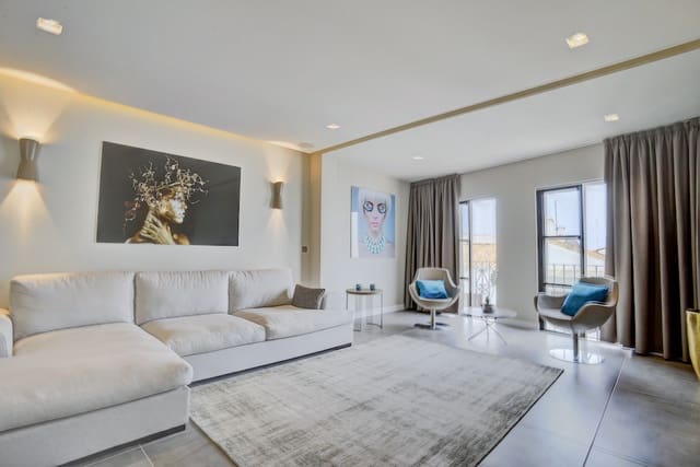 2 bedroom Apartment for sale in Puerto Banus, Marbella - € 830,000 (Ref: 8216976)