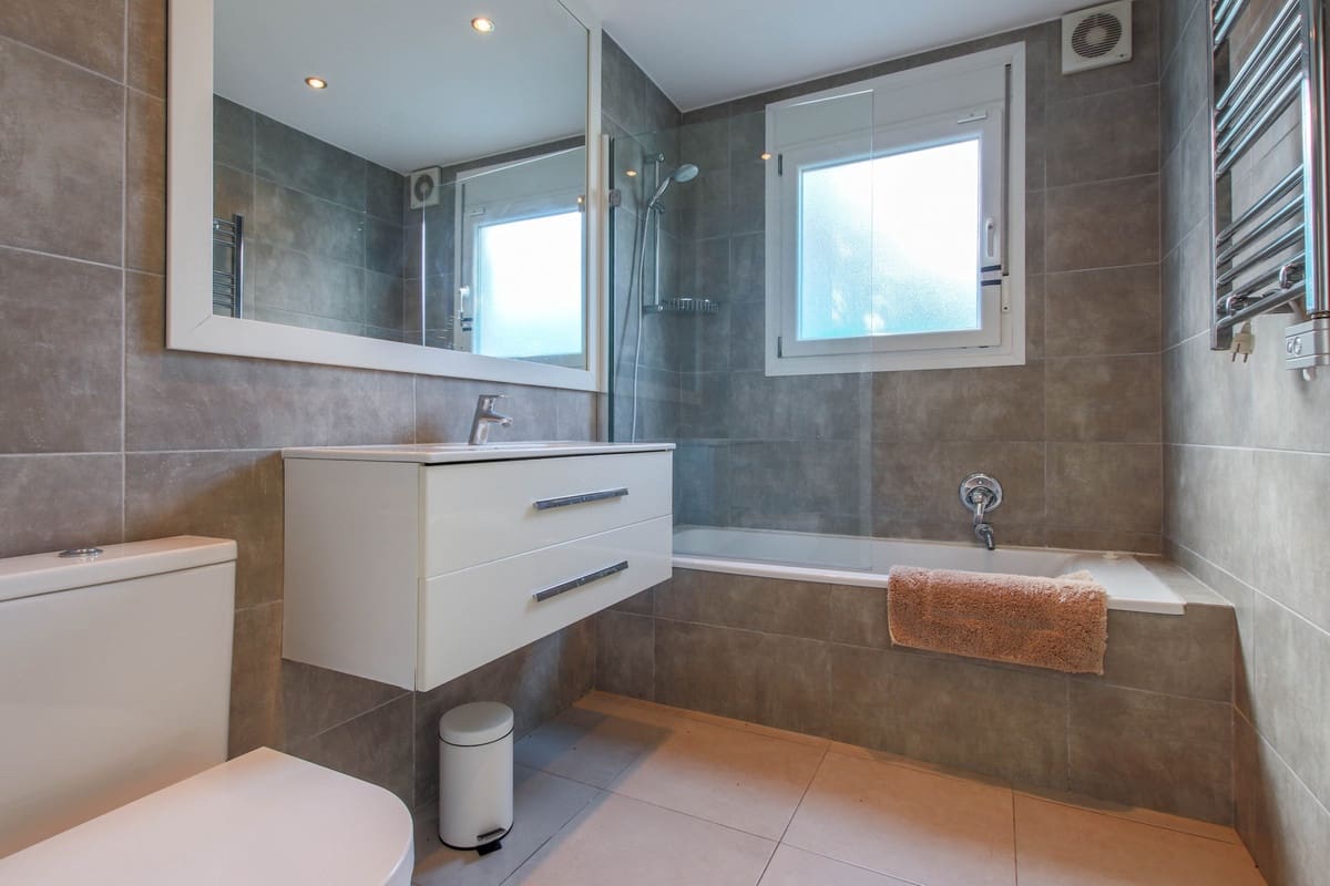 3 Zimmer Villa zu verkaufen in Estepona - 1.600.000 € (Ref: 8244488)