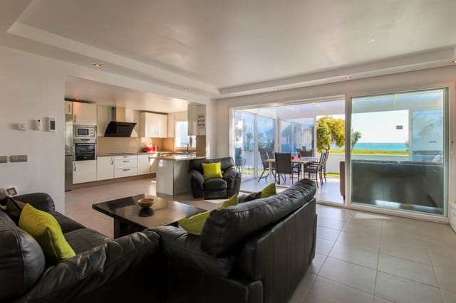 3 sovrum Villa till salu i Estepona - 1 645 000 € (Ref: 8244488)