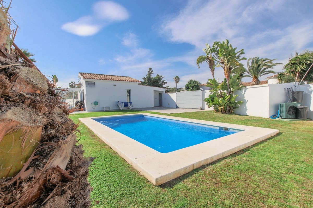3 sovrum Villa till salu i Estepona - 1 645 000 € (Ref: 8244488)