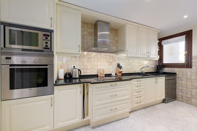 3 soverom Leilighet til salgs i Golden Mile, Marbella - € 1 250 000 (Ref: 8244560)