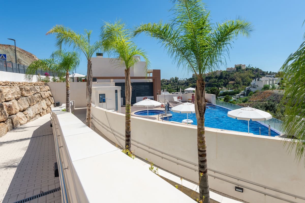 3 bedroom Apartment for sale in Marbella - € 675,000 (Ref: 8244562)