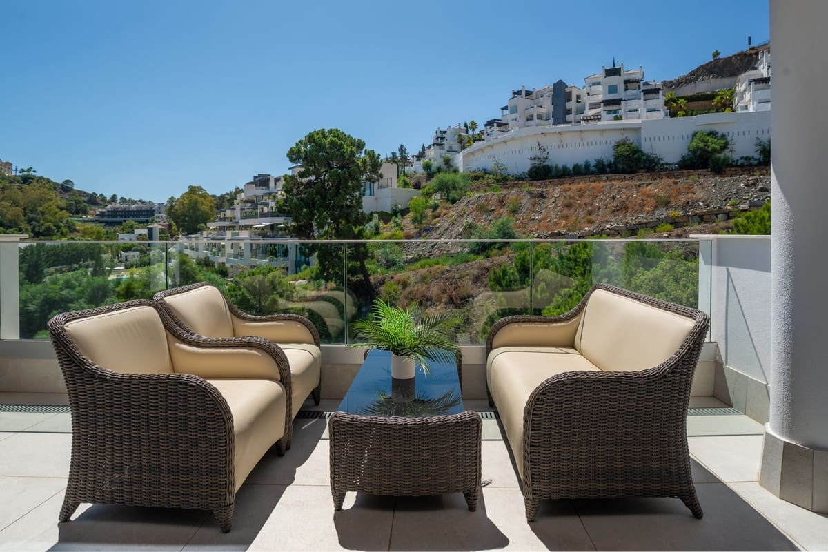 3 bedroom Apartment for sale in Marbella - € 675,000 (Ref: 8244562)