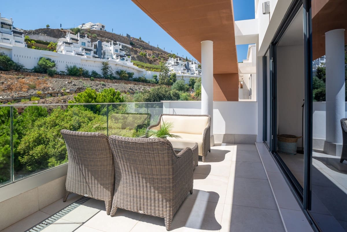 3 bedroom Apartment for sale in Marbella - € 675,000 (Ref: 8244562)