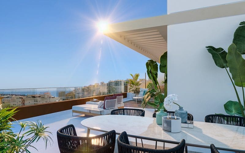 2 bedroom Apartment for sale in Estepona with pool - € 432,000 (Ref: 8260585)