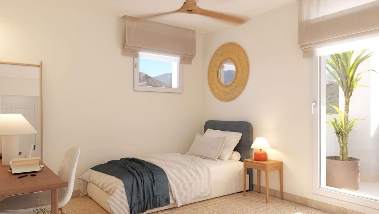 2 bedroom Apartment for sale in Marbella with pool - € 619,000 (Ref: 8293081)