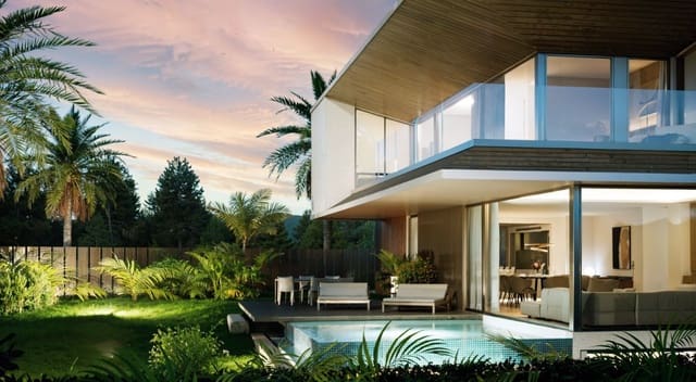 4 bedroom Villa for sale in New Golden Mile, Estepona with pool - € 1,550,000 (Ref: 8314979)