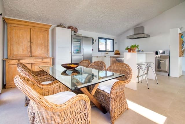 3 sypialnia Willa na sprzedaż w Bahía Dorada, Estepona - 1 350 000 € (Ref: 8422614)
