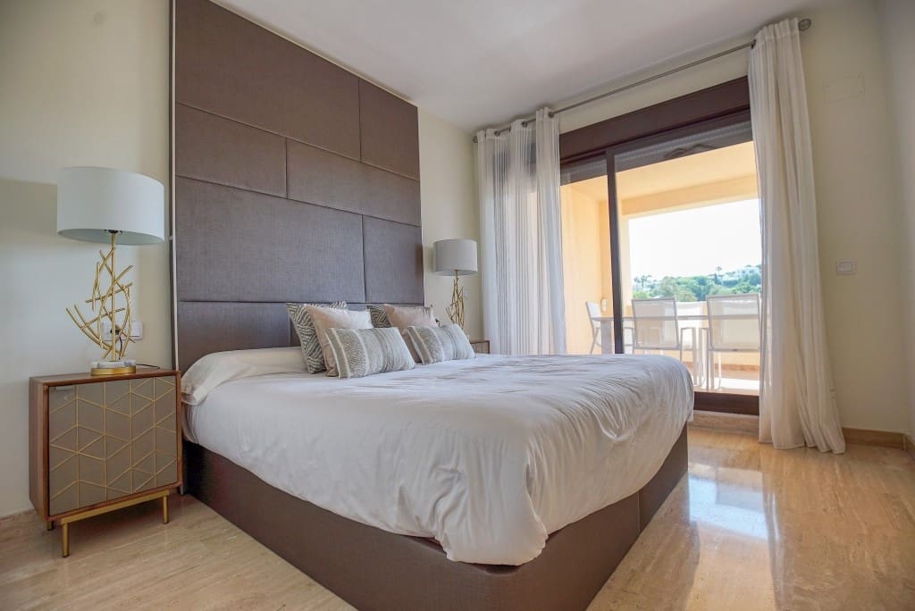 2 Zimmer Apartment zu verkaufen in Estepona mit Garage - 285.000 € (Ref: 8422616)