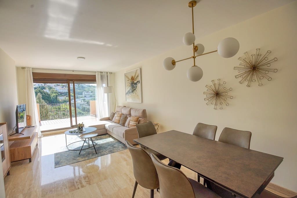 2 Zimmer Apartment zu verkaufen in Estepona mit Garage - 285.000 € (Ref: 8422616)