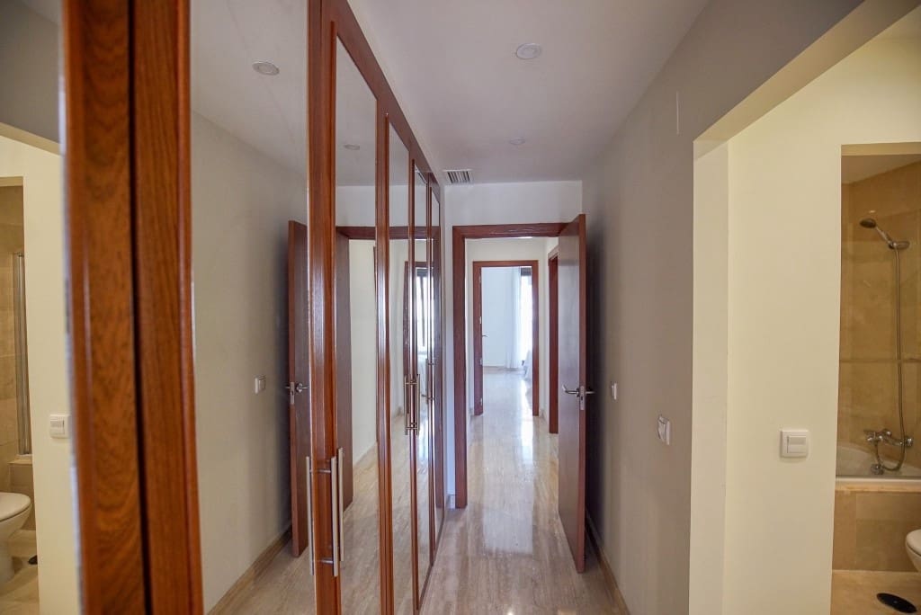 2 Zimmer Apartment zu verkaufen in Estepona mit Garage - 285.000 € (Ref: 8422616)