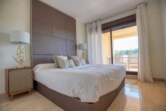 2 Zimmer Apartment zu verkaufen in Estepona mit Garage - 285.000 € (Ref: 8422616)