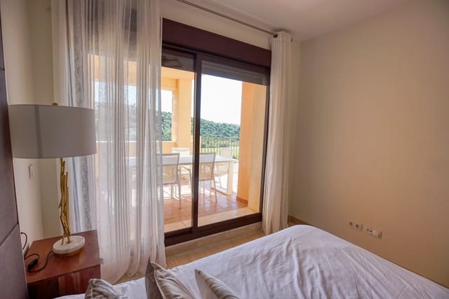 2 Zimmer Apartment zu verkaufen in Estepona mit Garage - 285.000 € (Ref: 8422616)