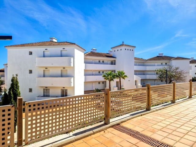 2 bedroom Apartment for sale in Manilva Pueblo, Manilva with pool - € 170,000 (Ref: 8444905)