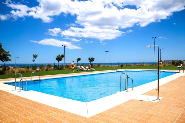 2 bedroom Apartment for sale in Manilva Pueblo, Manilva with pool - € 170,000 (Ref: 8444905)