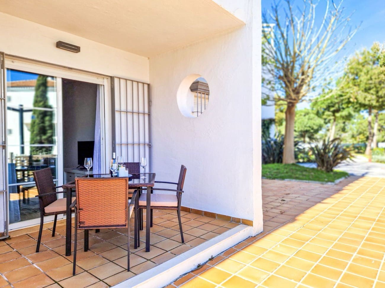 2 soveværelse Lejlighed til salg i Manilva med swimmingpool - € 170.000 (Ref: 8444905)