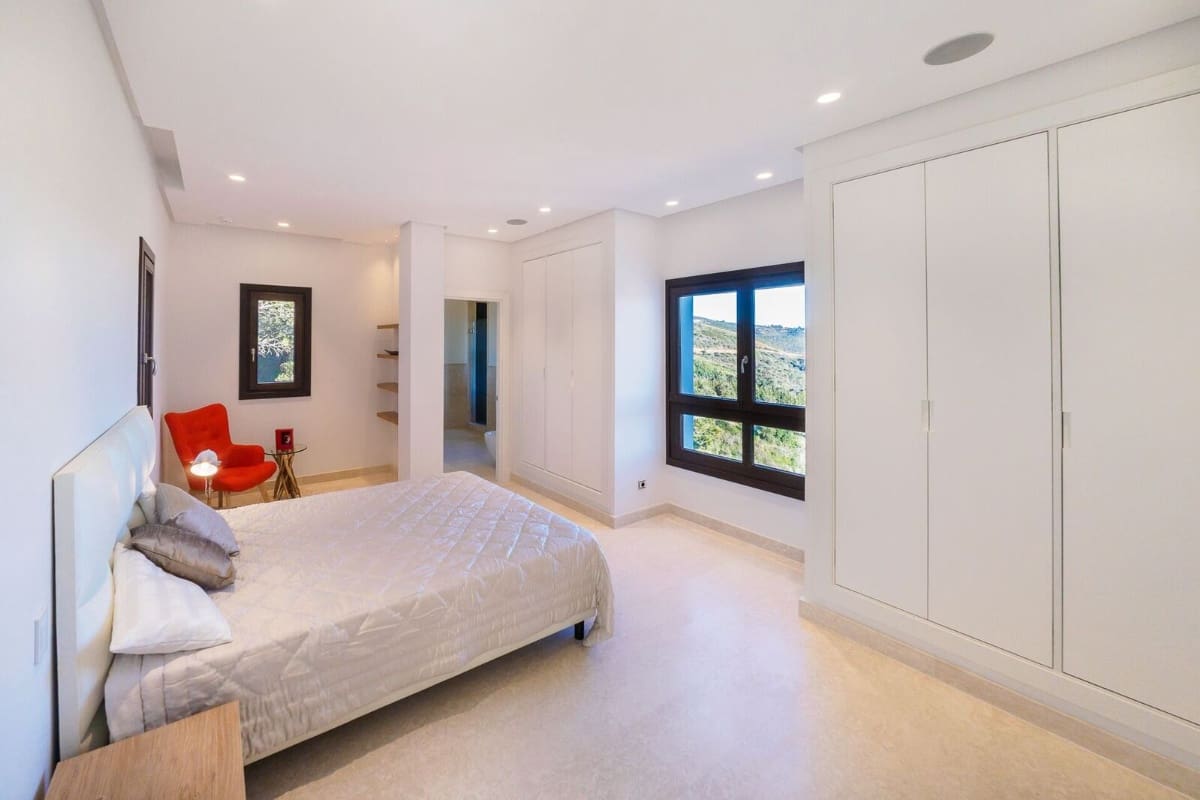 Chalet de 5 habitaciones en Marbella en venta con piscina - 3.450.000 € (Ref: 8467036)