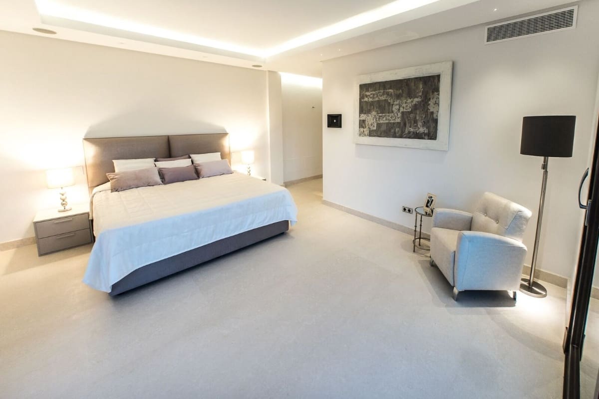 Chalet de 5 habitaciones en Marbella en venta con piscina - 3.450.000 € (Ref: 8467036)