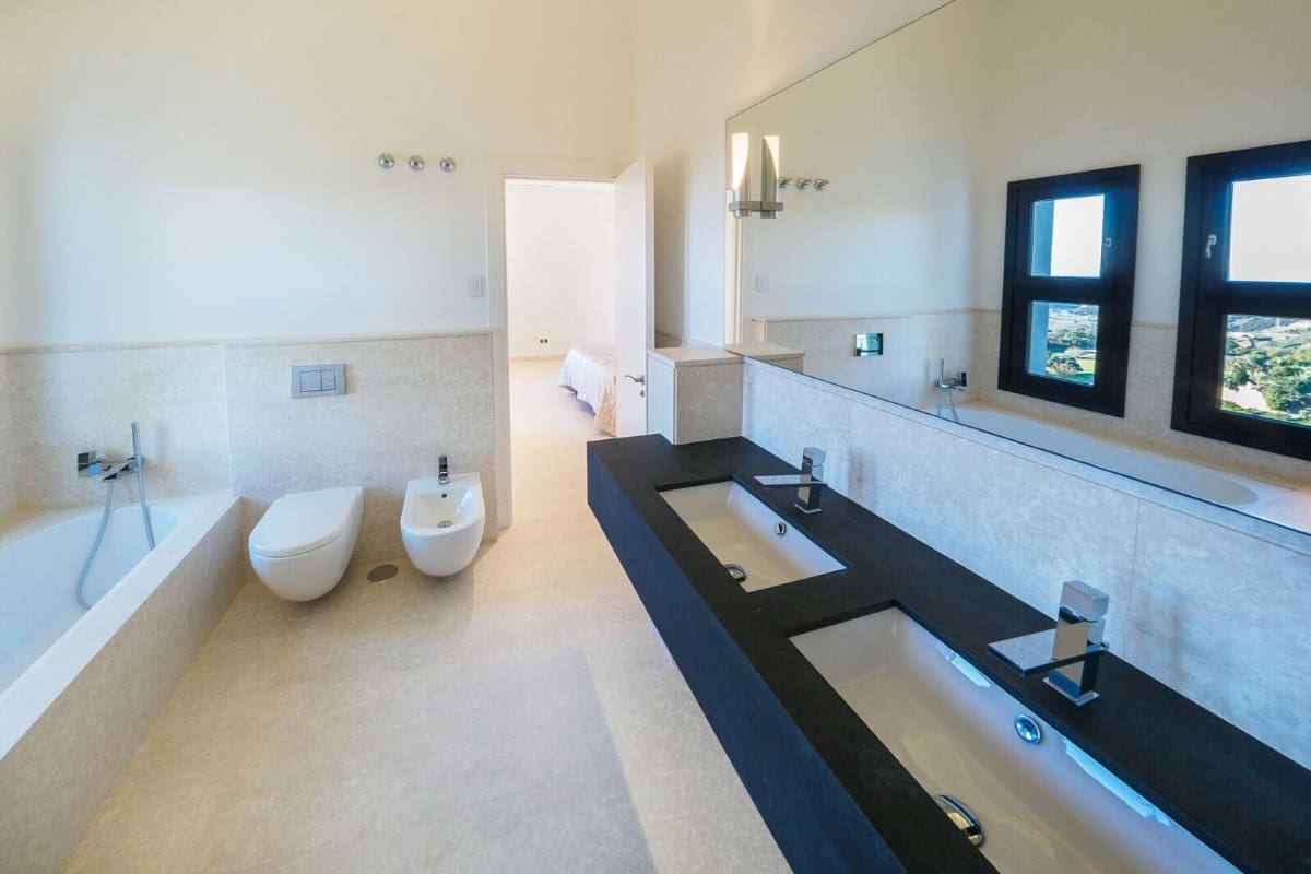 Chalet de 5 habitaciones en Marbella en venta con piscina - 3.450.000 € (Ref: 8467036)