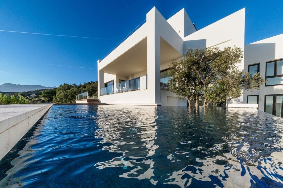 Chalet de 5 habitaciones en Marbella en venta con piscina - 3.450.000 € (Ref: 8467036)