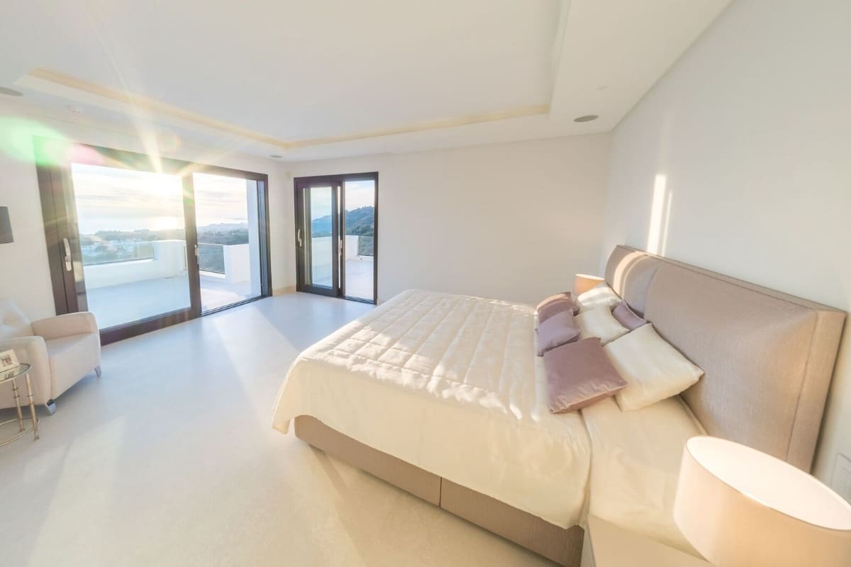 Chalet de 5 habitaciones en Marbella en venta con piscina - 3.450.000 € (Ref: 8467036)