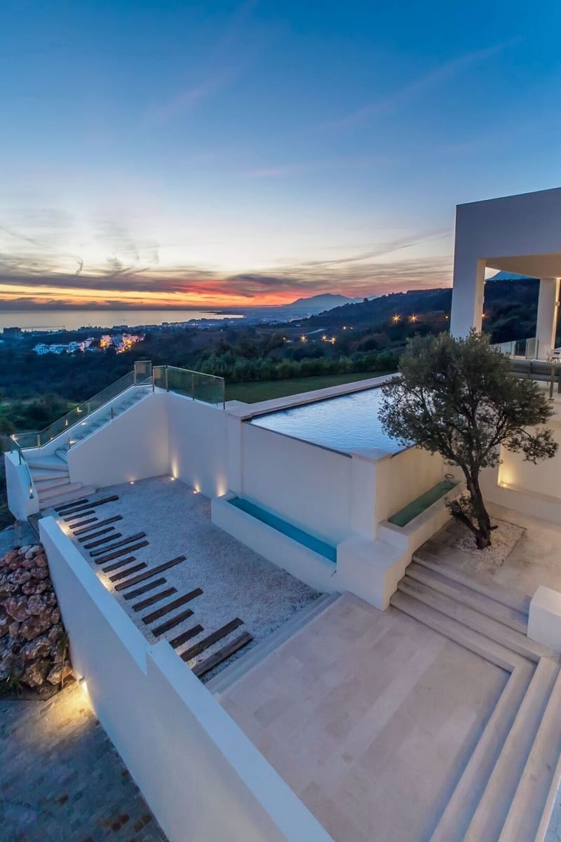 Chalet de 5 habitaciones en Marbella en venta con piscina - 3.450.000 € (Ref: 8467036)