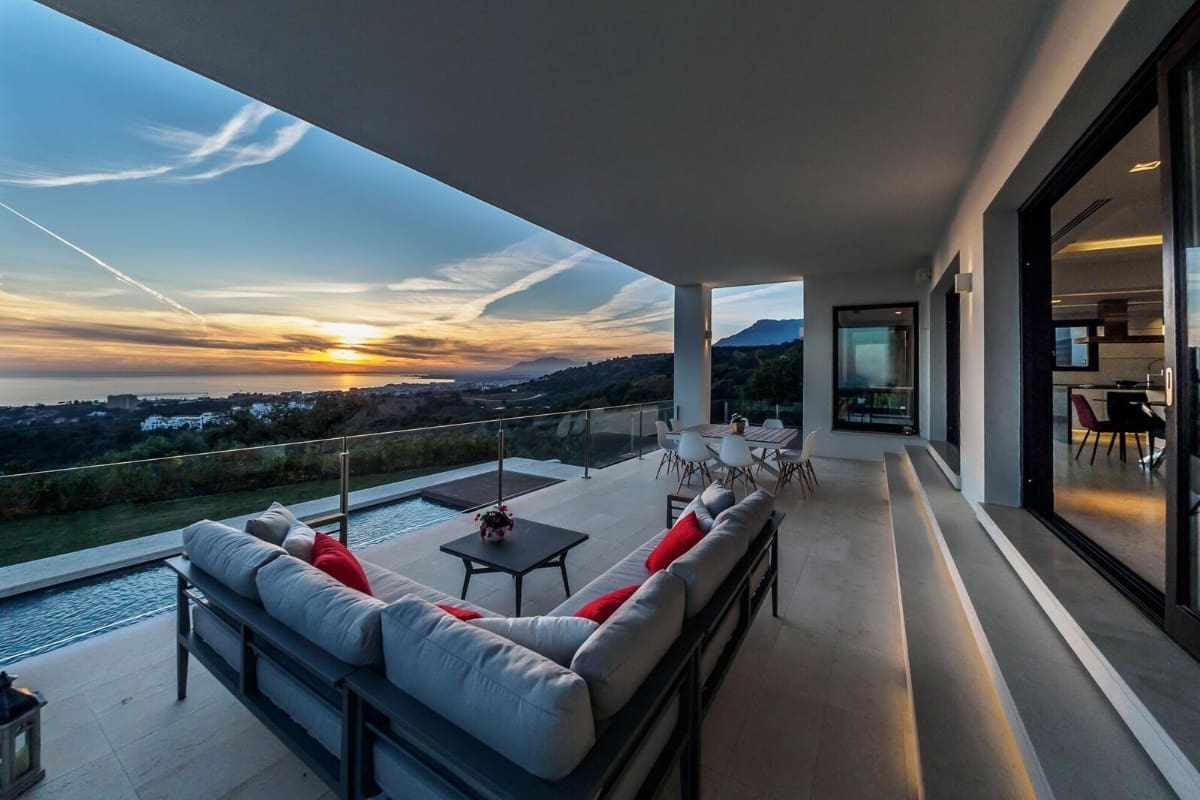 Chalet de 5 habitaciones en Marbella en venta con piscina - 3.450.000 € (Ref: 8467036)