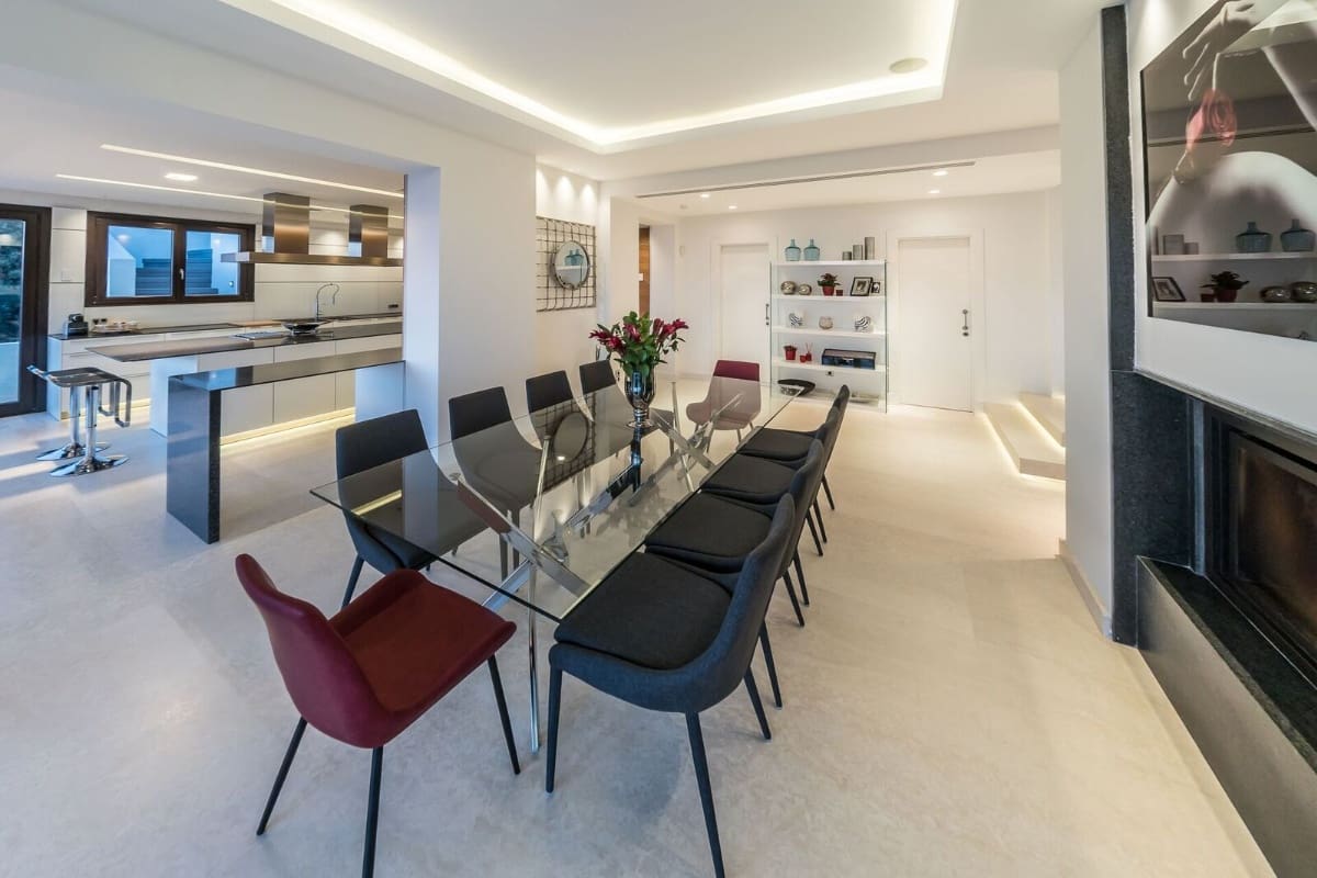 Chalet de 5 habitaciones en Marbella en venta con piscina - 3.450.000 € (Ref: 8467036)