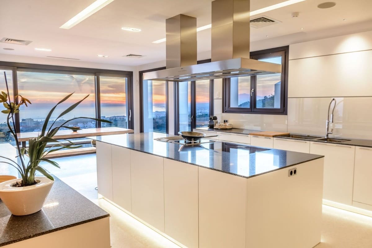 Chalet de 5 habitaciones en Marbella en venta con piscina - 3.450.000 € (Ref: 8467036)