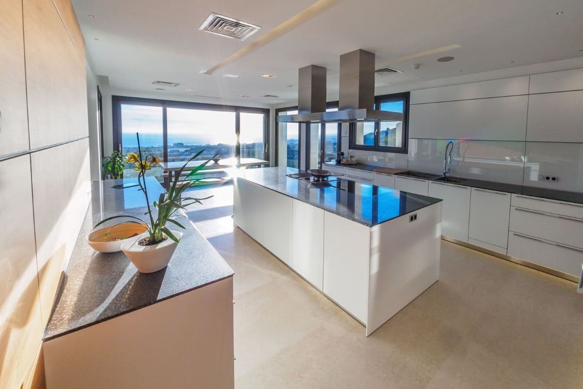 Chalet de 5 habitaciones en Marbella en venta con piscina - 3.450.000 € (Ref: 8467036)