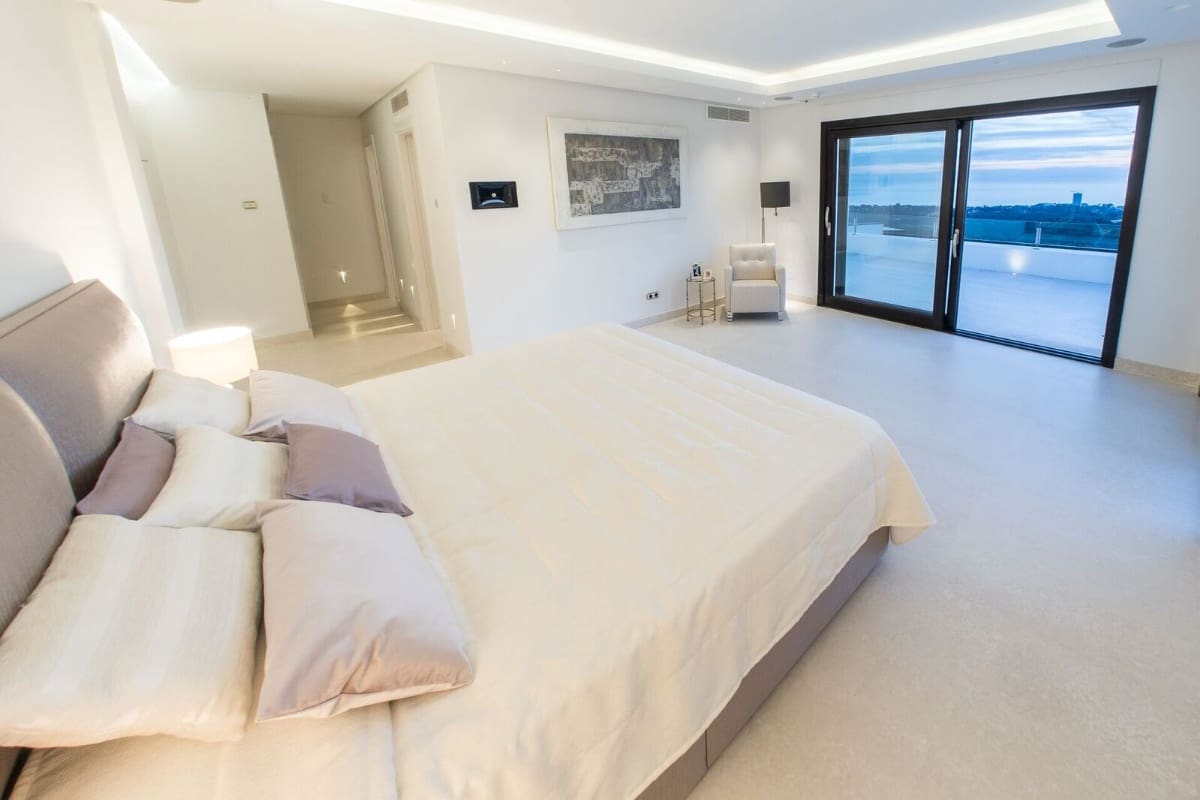 Chalet de 5 habitaciones en Marbella en venta con piscina - 3.450.000 € (Ref: 8467036)