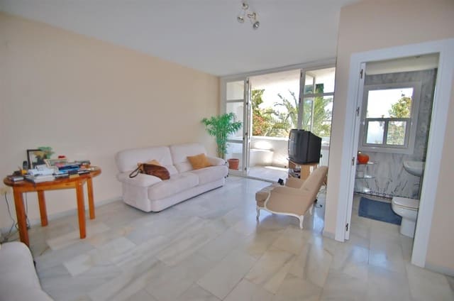 3 bedroom Apartment for sale in Marbella with pool - € 980,000 (Ref: 8467037)