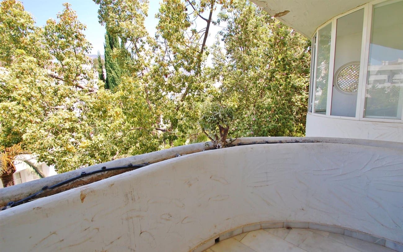 3 bedroom Apartment for sale in Marbella with pool - € 980,000 (Ref: 8467037)