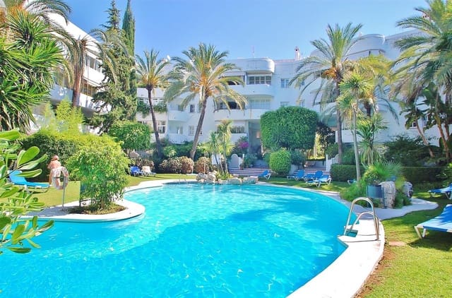 3 bedroom Apartment for sale in Marbella with pool - € 980,000 (Ref: 8467037)