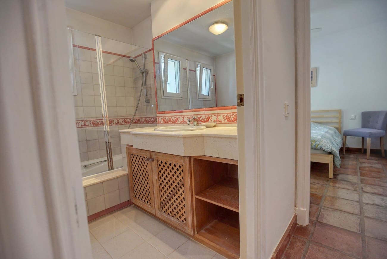 4 soverom Villa til salgs i Sotogrande med svømmebasseng - € 1 200 000 (Ref: 8473160)