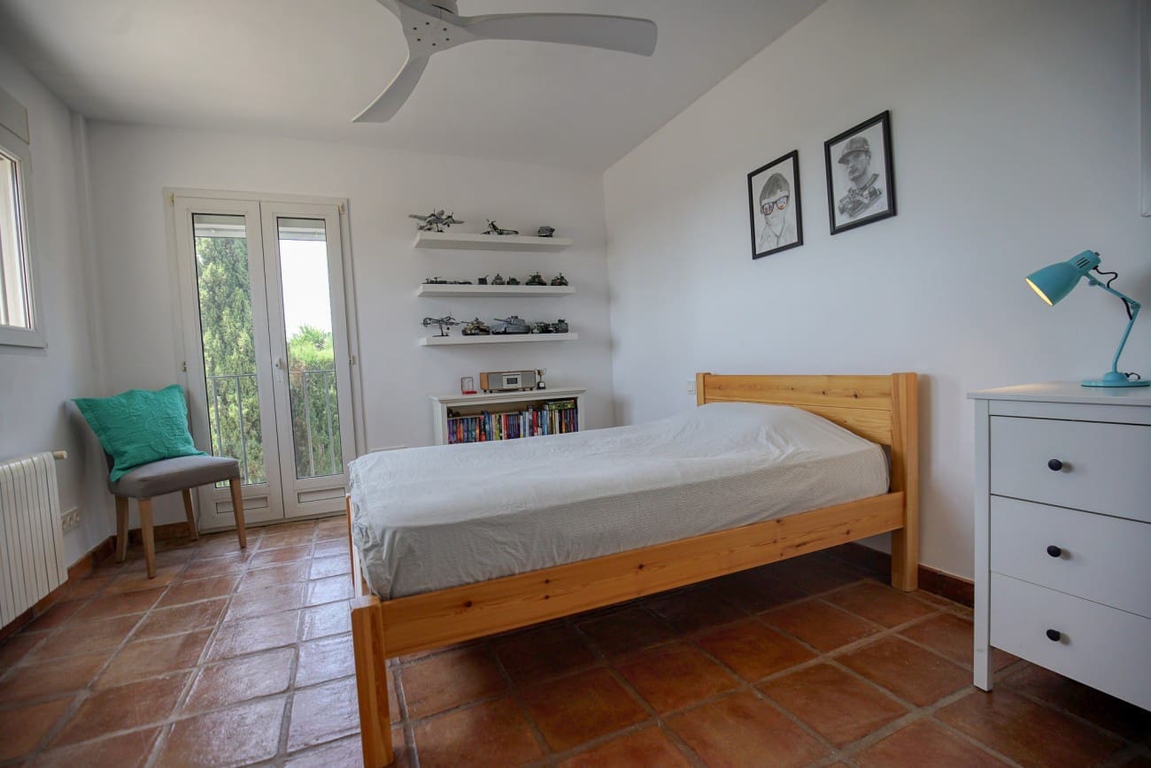 4 soverom Villa til salgs i Sotogrande med svømmebasseng - € 1 200 000 (Ref: 8473160)