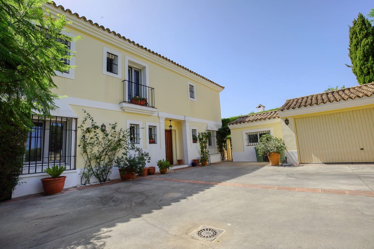 4 soverom Villa til salgs i Sotogrande med svømmebasseng - € 1 200 000 (Ref: 8473160)