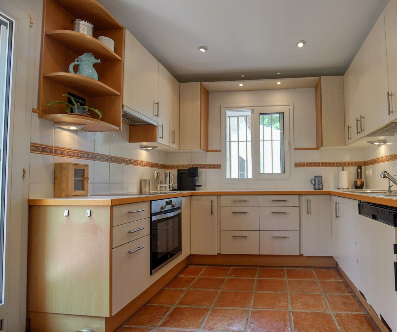 4 soverom Villa til salgs i Sotogrande med svømmebasseng - € 1 200 000 (Ref: 8473160)