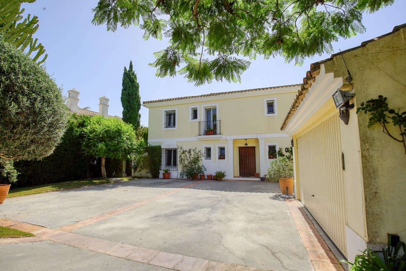 4 soverom Villa til salgs i Sotogrande med svømmebasseng - € 1 200 000 (Ref: 8473160)