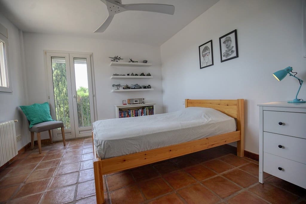 4 soveværelse Villa til salg i Sotogrande med garage - € 1.200.000 (Ref: 8473163)