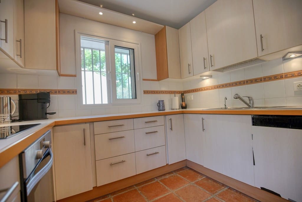 4 soveværelse Villa til salg i Sotogrande med garage - € 1.200.000 (Ref: 8473163)