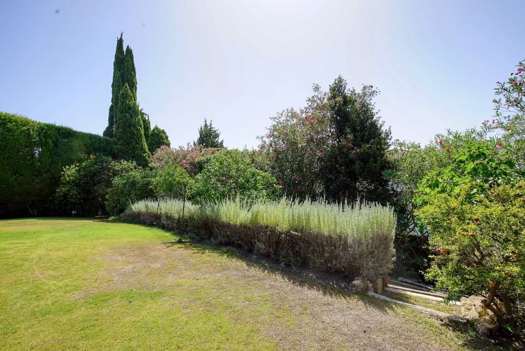 4 soveværelse Villa til salg i Sotogrande med garage - € 1.200.000 (Ref: 8473163)