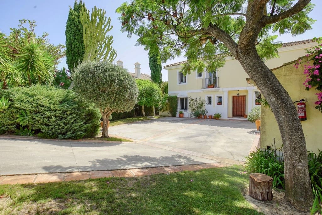 4 soveværelse Villa til salg i Sotogrande med garage - € 1.200.000 (Ref: 8473163)