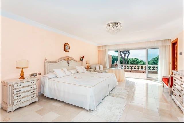 4 makuuhuone Huvila myytävänä paikassa Marbella mukana uima-altaan - 1 750 000 € (Ref: 8535949)