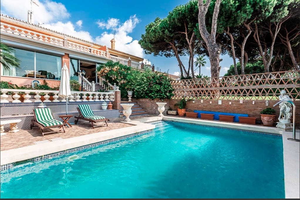 4 makuuhuone Huvila myytävänä paikassa Marbella mukana uima-altaan - 1 750 000 € (Ref: 8535949)