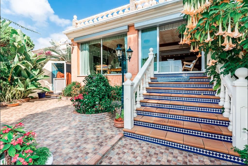 4 makuuhuone Huvila myytävänä paikassa Marbella mukana uima-altaan - 1 750 000 € (Ref: 8535949)