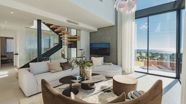 5 bedroom Villa for sale in Marbella with pool - € 1,960,000 (Ref: 8653428)