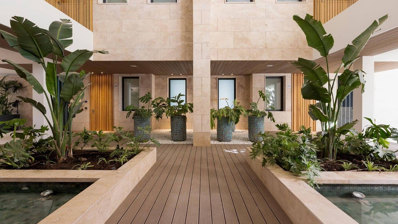 2 bedroom Villa for sale in Estepona with pool - € 2,310,000 (Ref: 8677295)